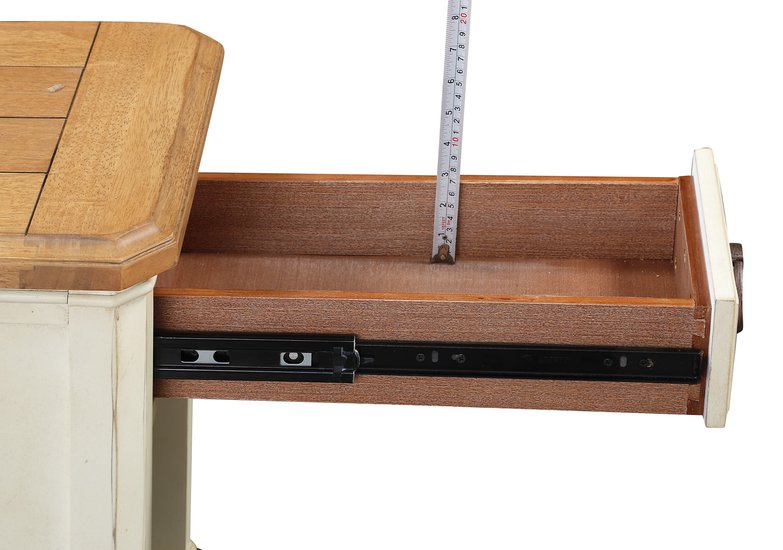 PAL-Millbrook-112-827_chairside_detail_2.jpg